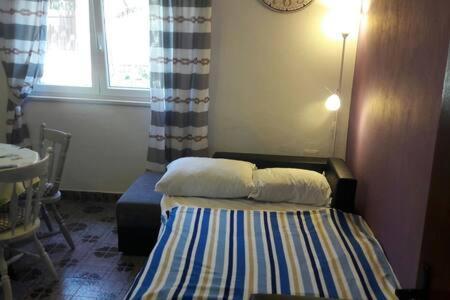 Apartman Dolores Kuciste Esterno foto